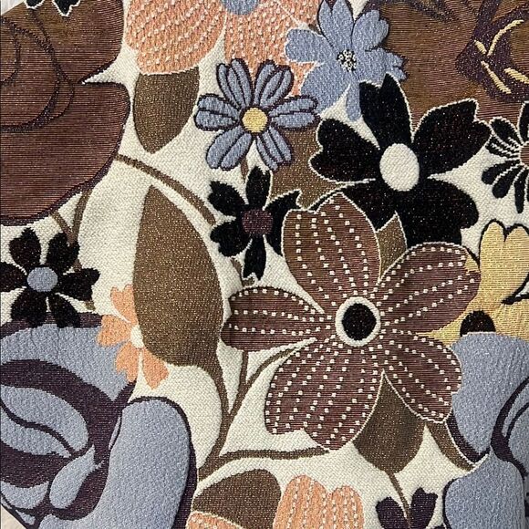 Floral Patterned Crop Top - Picture 3 of 4